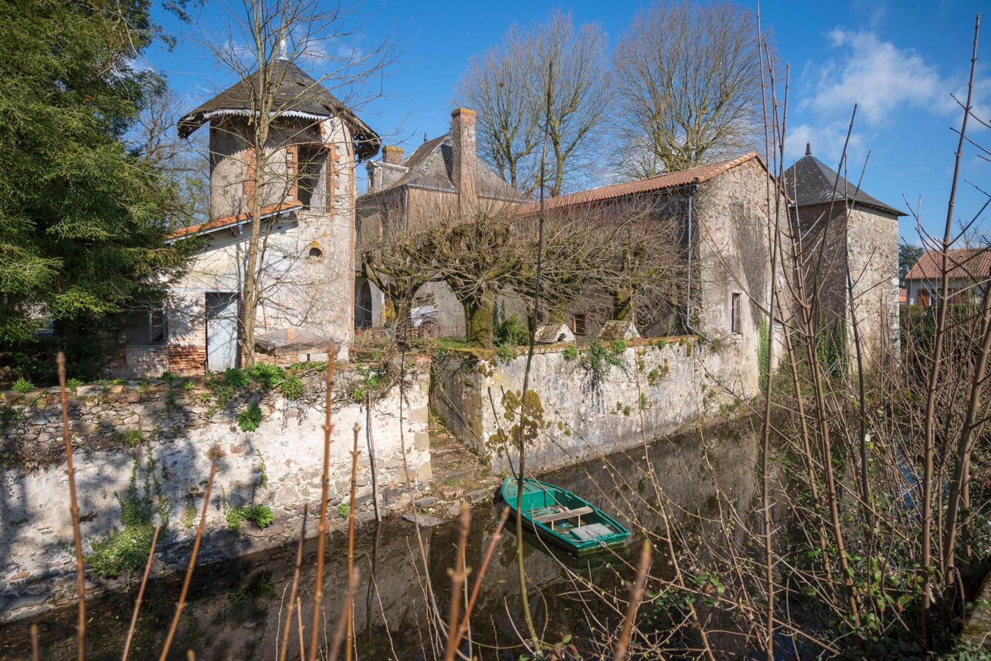 Chateau De La Tourlandry Chemille-en-Anjou Exterior photo